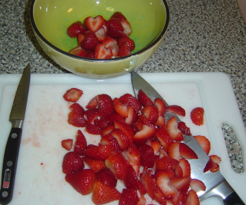 [cut strawberries]